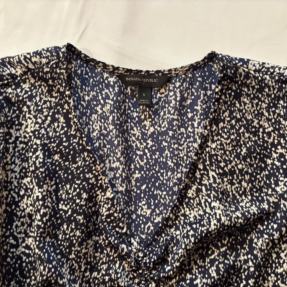 Banana Republic Black and White Tie Front Long Sleeve Blouse - Picture 3 of 4